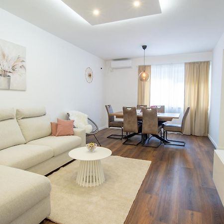 Apartman Valentina - Self Check In And Check Out Otočac Екстериор снимка