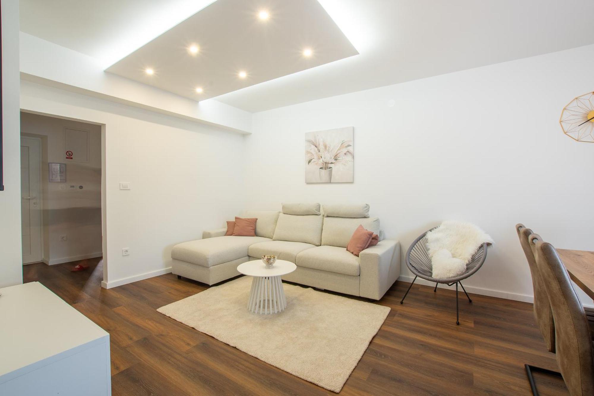 Apartman Valentina - Self Check In And Check Out Otočac Екстериор снимка