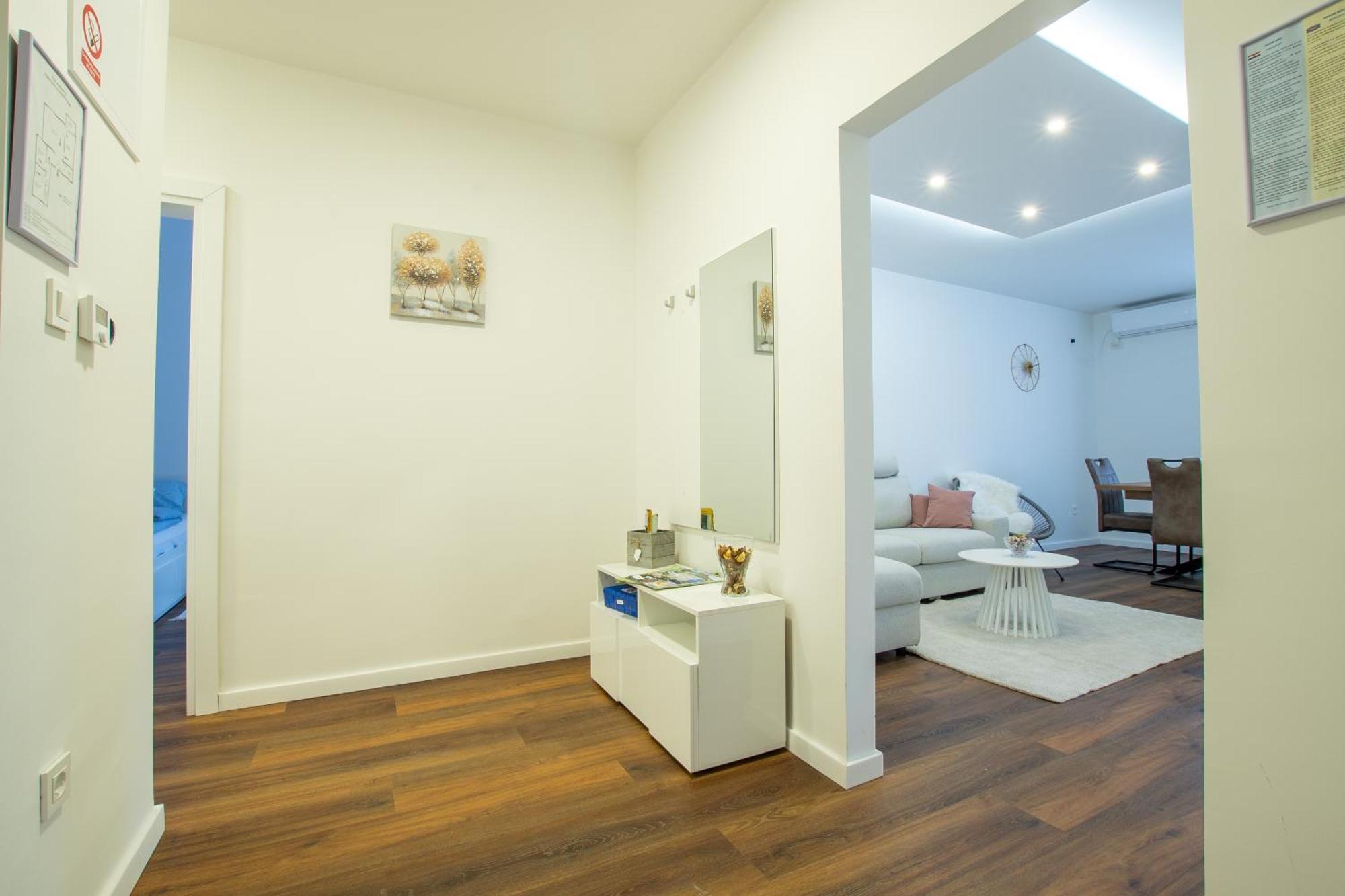 Apartman Valentina - Self Check In And Check Out Otočac Екстериор снимка