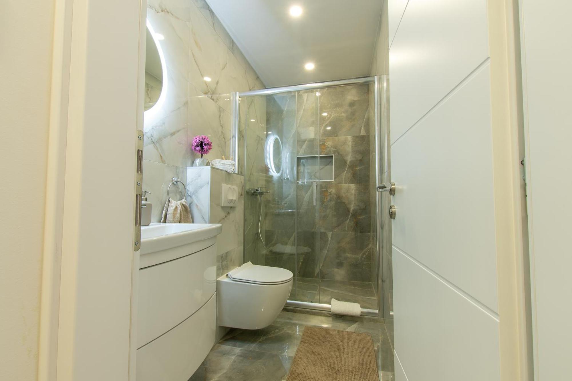 Apartman Valentina - Self Check In And Check Out Otočac Екстериор снимка