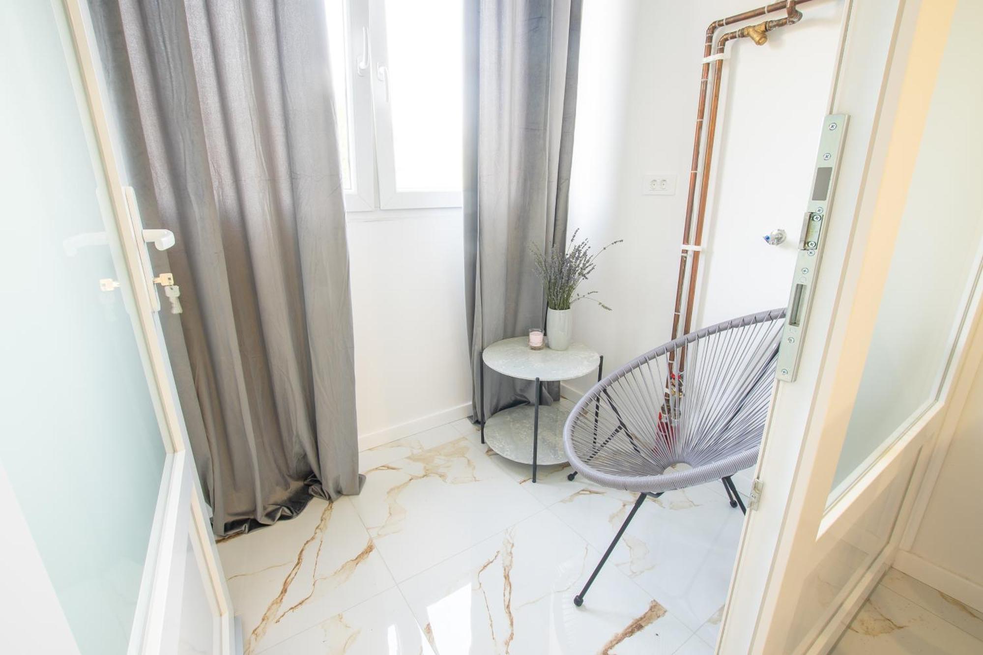Apartman Valentina - Self Check In And Check Out Otočac Екстериор снимка